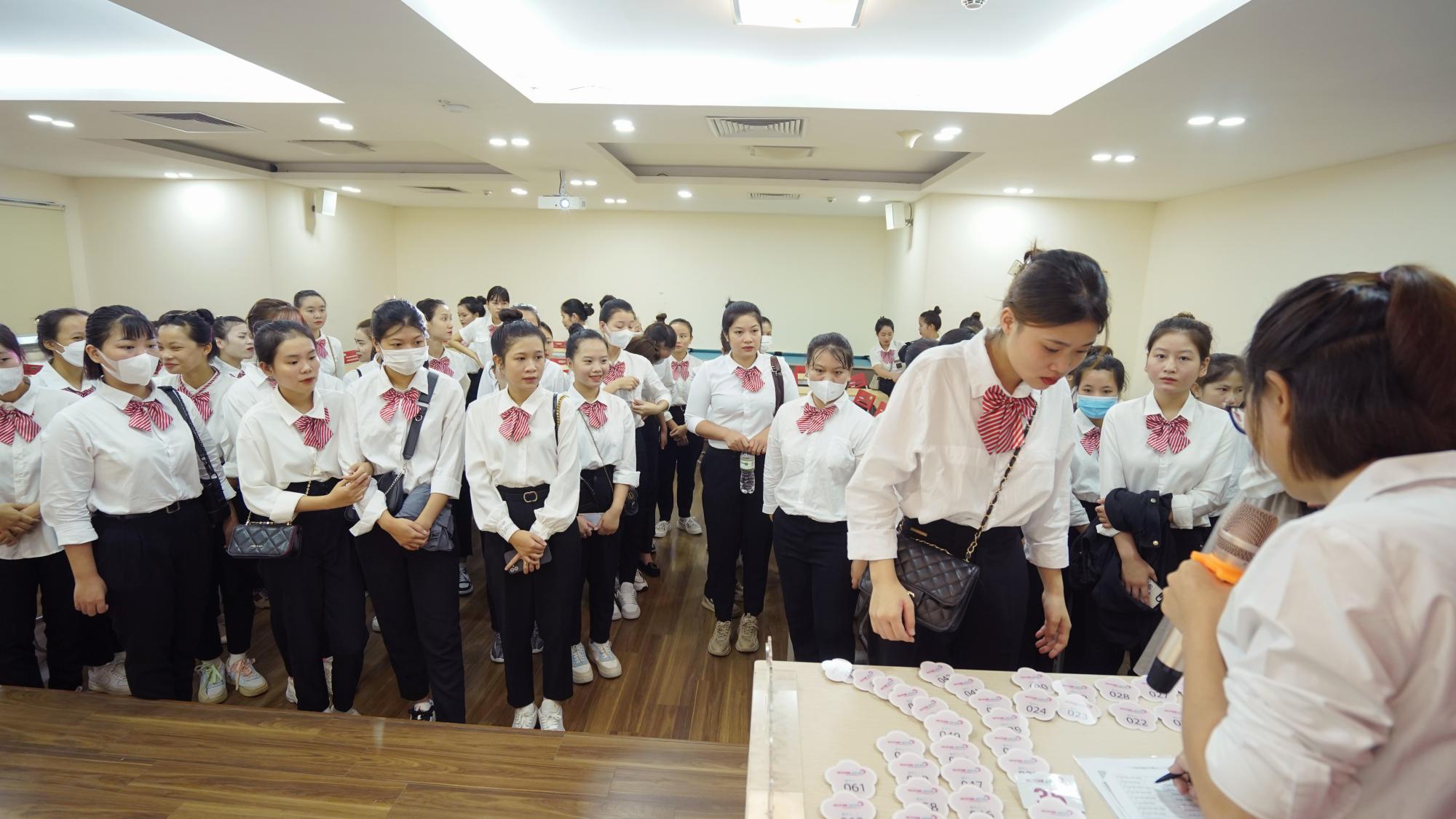 CHÁN NGẤY THI ĐƠN THỰC PHẨM TẠI NOZOMI VÌ CỨ THI LÀ ĐỖ